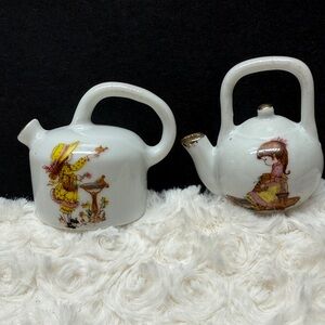 Vintage ‘76 Roth mini tea kettle porcelain salt pepper shakers set Holly Hobby